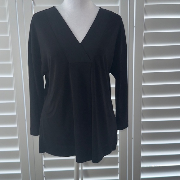 Banana Republic Long Sleeve Black V Neck Top Size Small - Picture 2 of 10